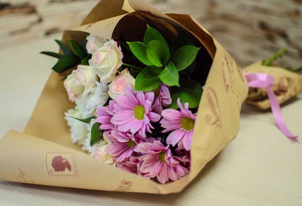 Букет цветов из: Розы и Хризантемы в Никитское