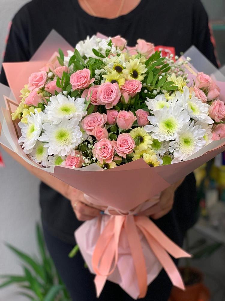 Букет цветов из: Розы и Хризантемы в Никитское