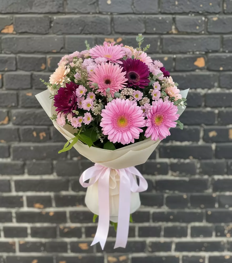 Букет цветов из: Герберы и Хризантемы в Никитское
