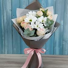 Букет цветов из:  Хризантемы и Розы в Никитское