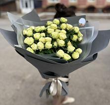 Букет Белые кустовые розы Солинеро в Никитское
