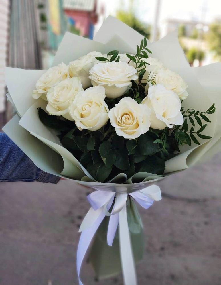 Букет Белые розы Проуд в Никитское