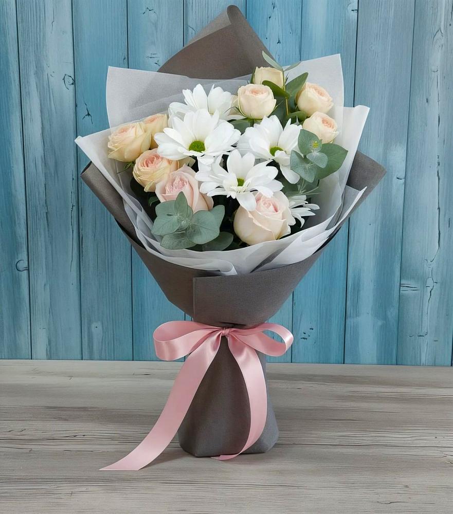 Букет цветов из: Хризантемы и Розы в Никитское