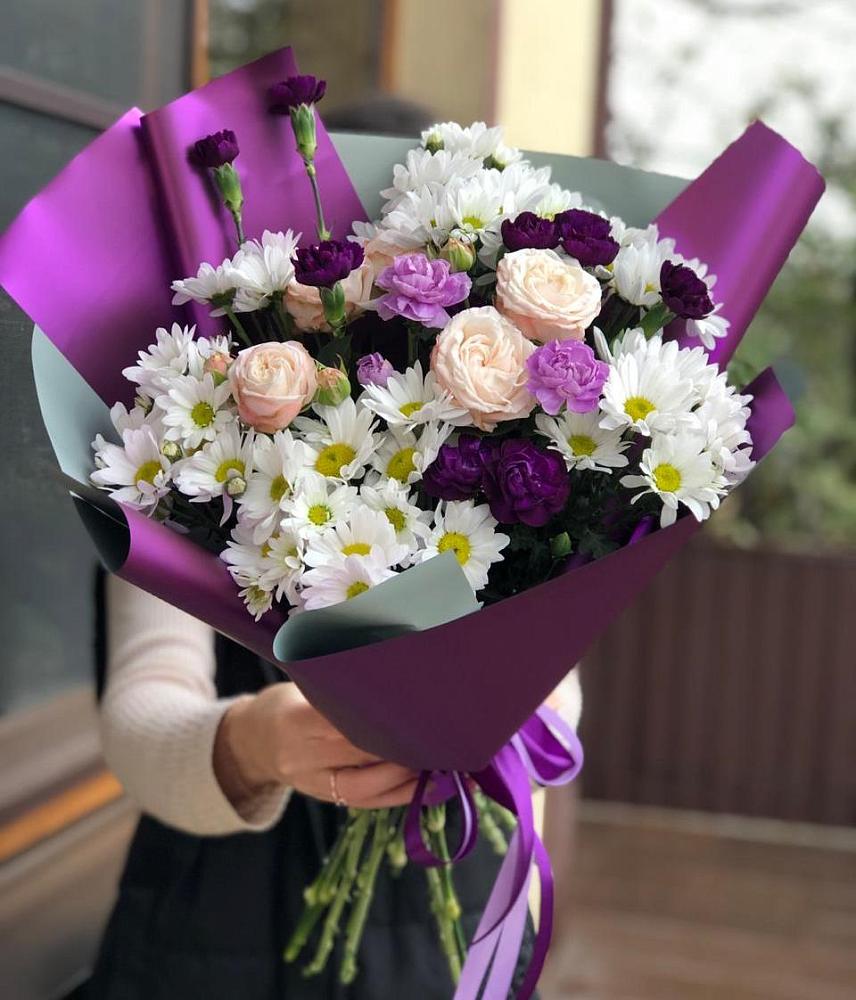 Букет цветов из: Хризантемы, Гвоздики и Розы в Никитское