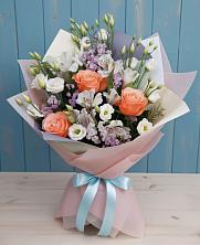 Букет цветов из:  Лизиантусы, Розы, Альстромерии и Гипсофила в Никитское