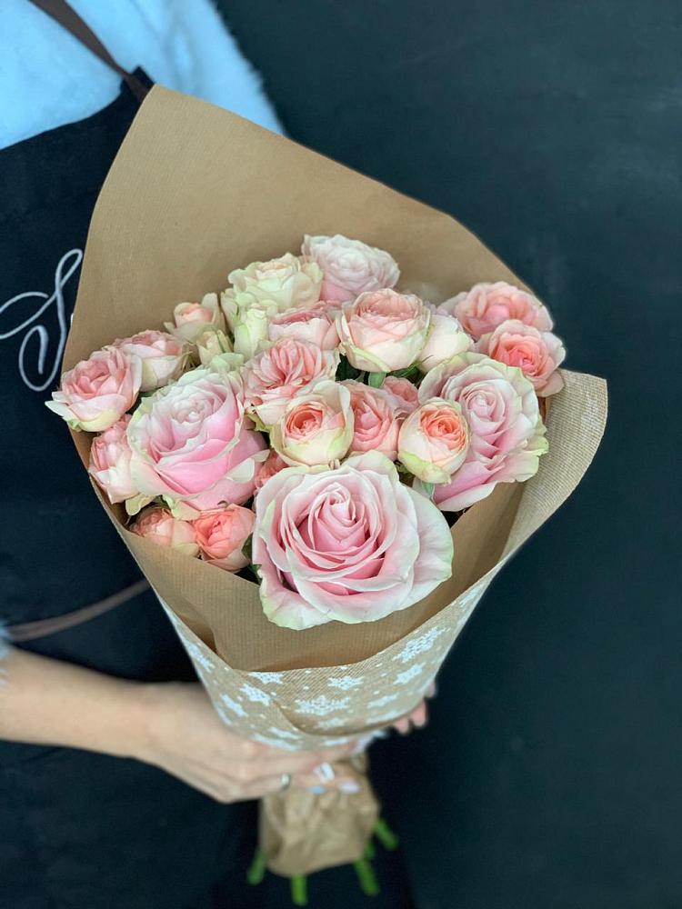 Букет цветов из: Хризантемы и Розы в Никитское