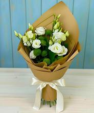 Букет цветов из:  Хризантемы и Лизиантусы в Никитское