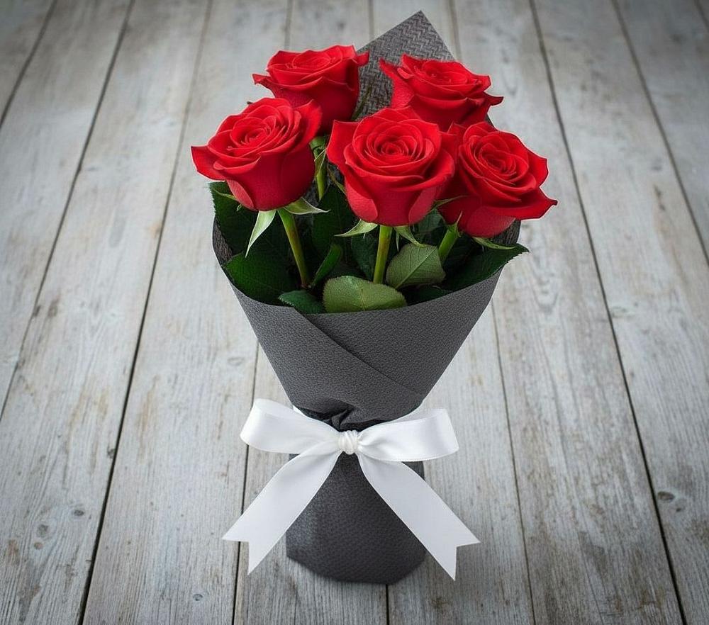 Букет 5 Красных роз Эдлесс Лав в Никитское