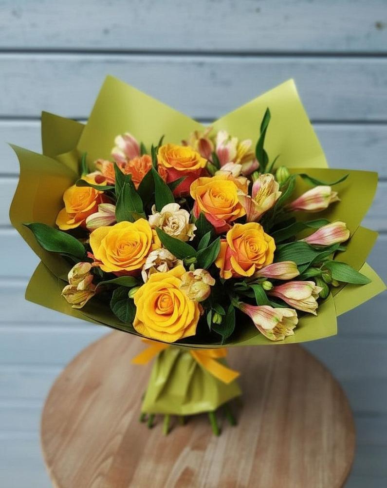 Букет цветов из: Альстромерии и Розы в Никитское