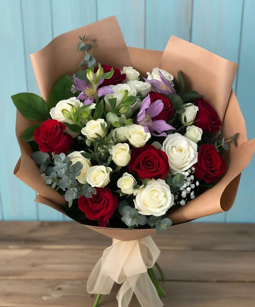 Букет цветов из: Розы и Альстромерии в Никитское