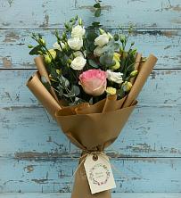 Букет цветов из:  Розы и Лизиантусы в Никитское